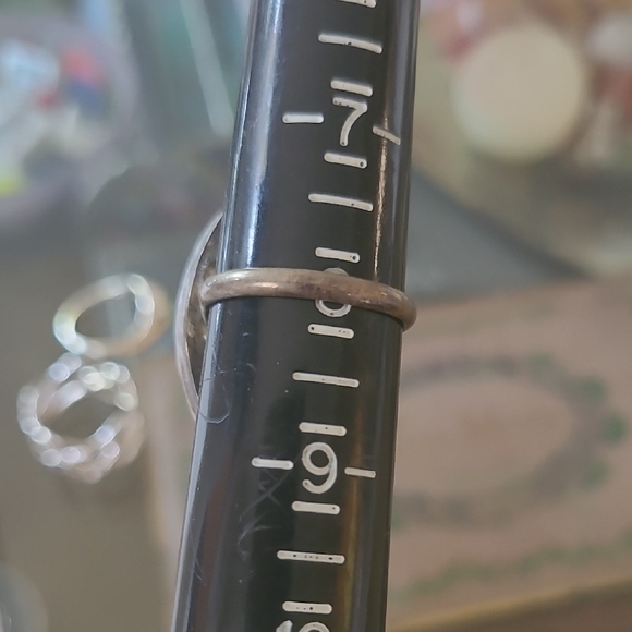 Red Cinnabar Floral Carved Ring - Picture 2 of 2